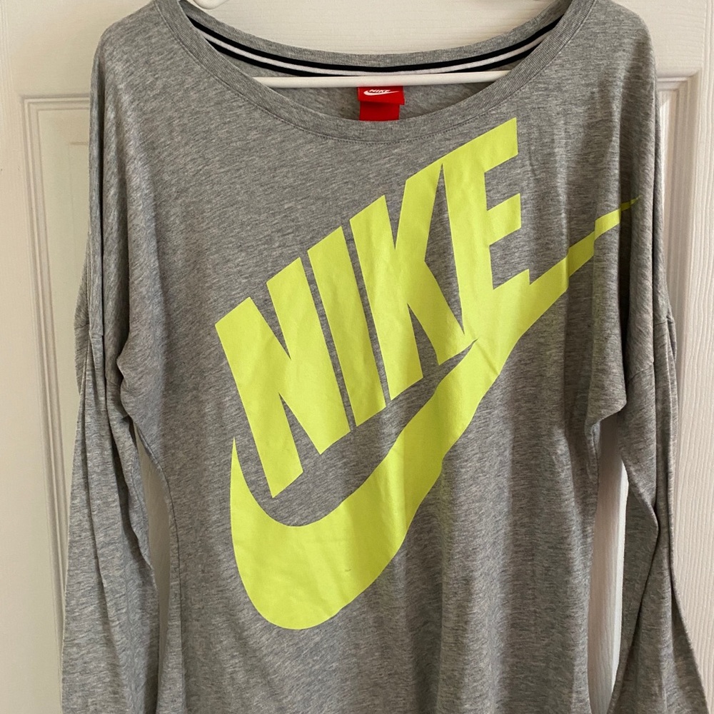 Women’s Nike 3/4 Sleeve Shirt